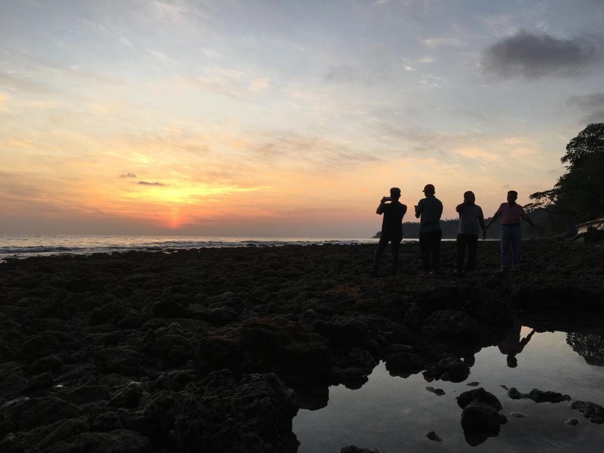 Aal Homestay 사방 외부 사진